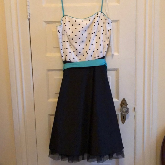 Dresses & Skirts - Party dress